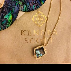 Kendra Scott necklace